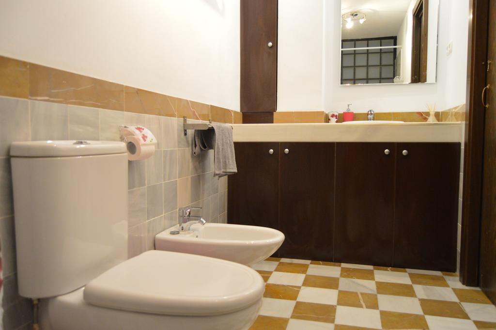 Lyrioshomes Apartamentos Los Treboles مالقة المظهر الخارجي الصورة
